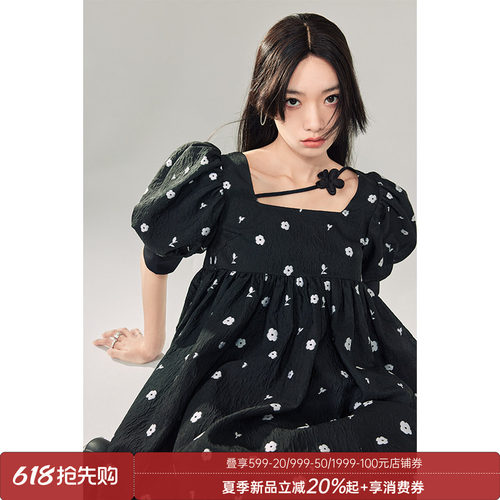 原创设计泡泡袖黑白碎花连衣裙