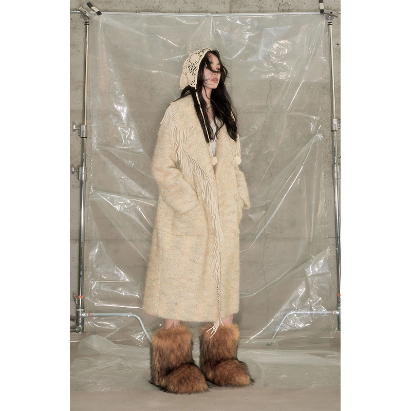 流苏领廓形羊绒毛呢大衣