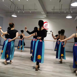 厂家定制羌族民族风服饰新女款腰带练习服演出服考级服可来图定做