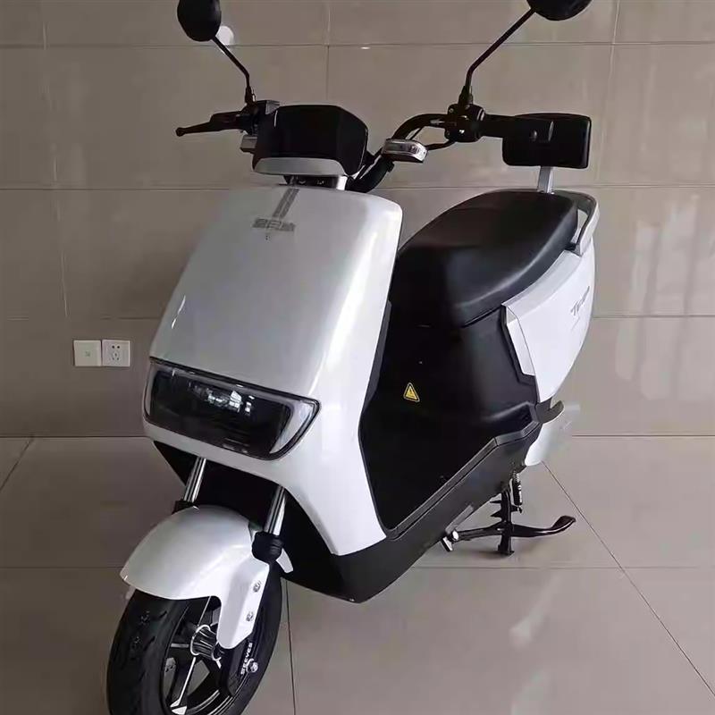 绿佳电动车配件外壳裕泰莱诺五代面板前泥瓦莱达塑件原厂配件