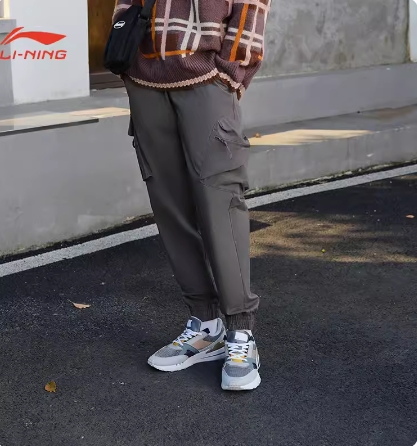 Lining/李宁正品卫裤男 子新款篮球系列休闲时尚束脚长裤AKXR441