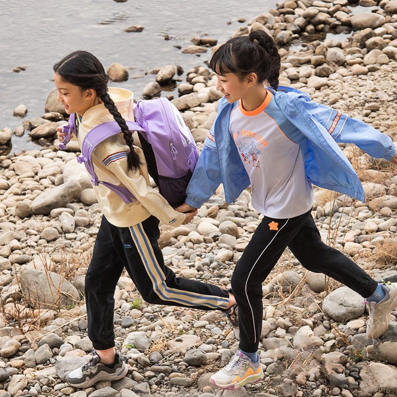 Lining/李宁正品2023新款儿童运动潮流系列宽松束脚卫裤YKLT156