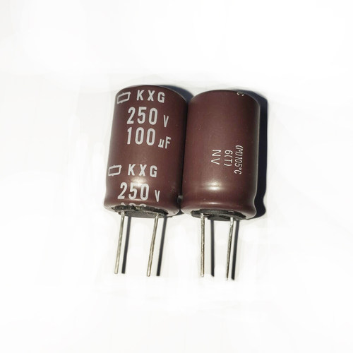 日本黑金刚250V100UF高频长寿命
