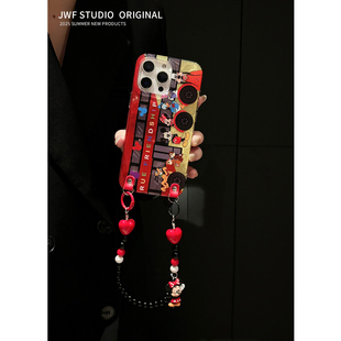 小众卡通巴士适用苹果17promax手机壳斜挎iPhone16pro背带17pro可调节挂绳15pro红14promax卡通13软套不撞壳