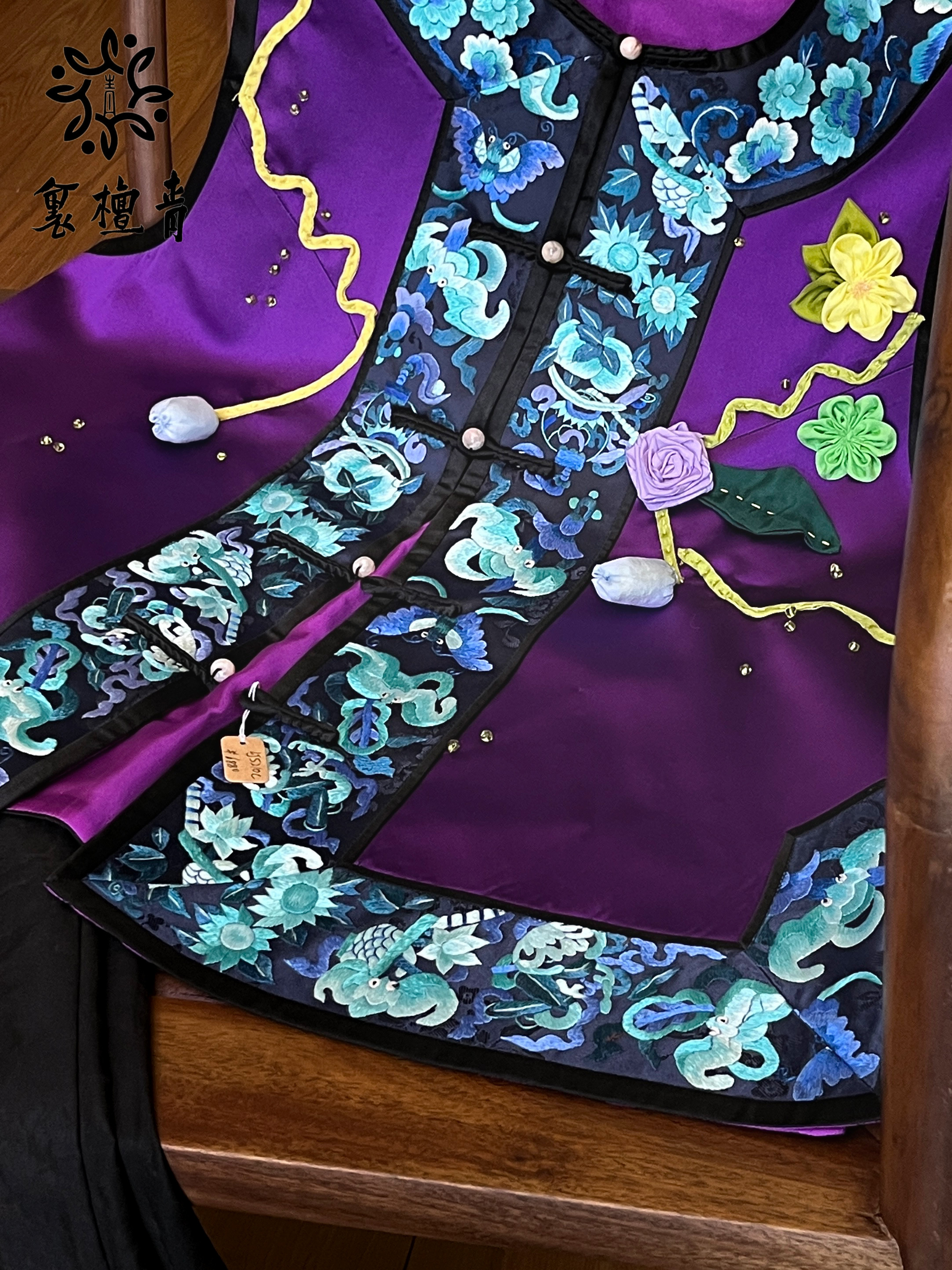 立体浮雕工艺京绣真丝马甲
