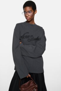 日本购 acne studio长袖圆领T恤  休闲 26/3 不退换 刺绣logo