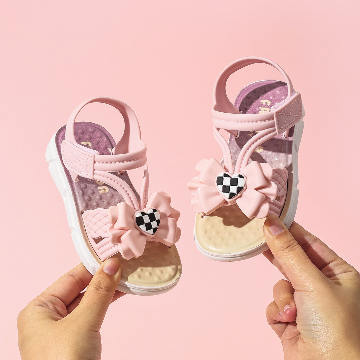 2026年新款儿童凉鞋夏季女童可爱软底公主宝宝防滑沙滩学生塑料鞋