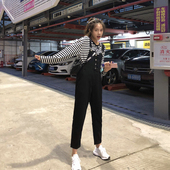 虎牙犬牙 一排扣黑色减龄牛仔背带裤女2020春秋款韩版宽松直筒裤