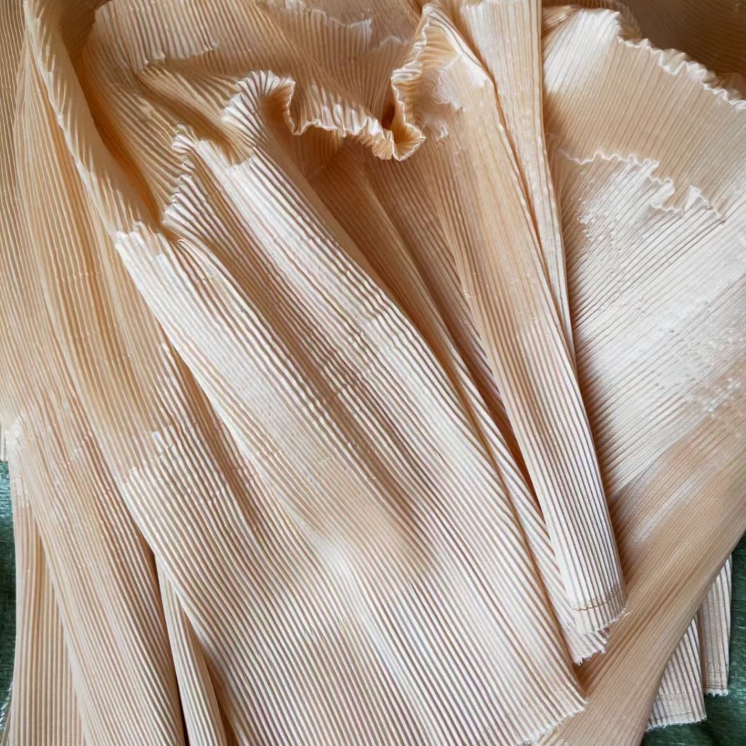 褶皱立体硬挺设计师服装棉麻面料