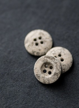 英国MERCHANT&MILLS 再生棉纤维四孔纽扣｜夹克树脂纽扣 变质岩色