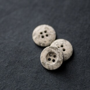 英国MERCHANT&MILLS 再生棉纤维四孔纽扣|夹克树脂纽扣 变质岩色