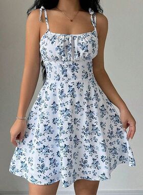 女士碎花吊带短款连衣裙Floral suspender short dress for women