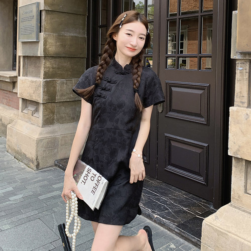 时尚百搭连衣裙女钩花