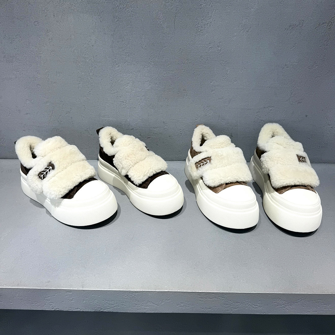 先峰名典真皮羊毛保暖厚底板鞋