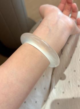 高冰种白月光玉石手镯轻奢平替