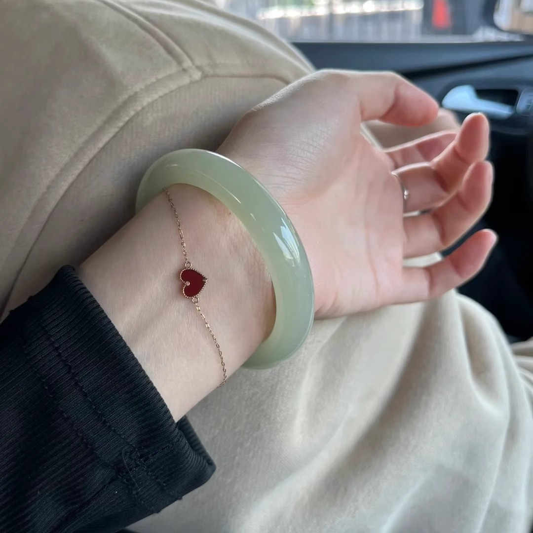 天然晴水色正圈玉手镯