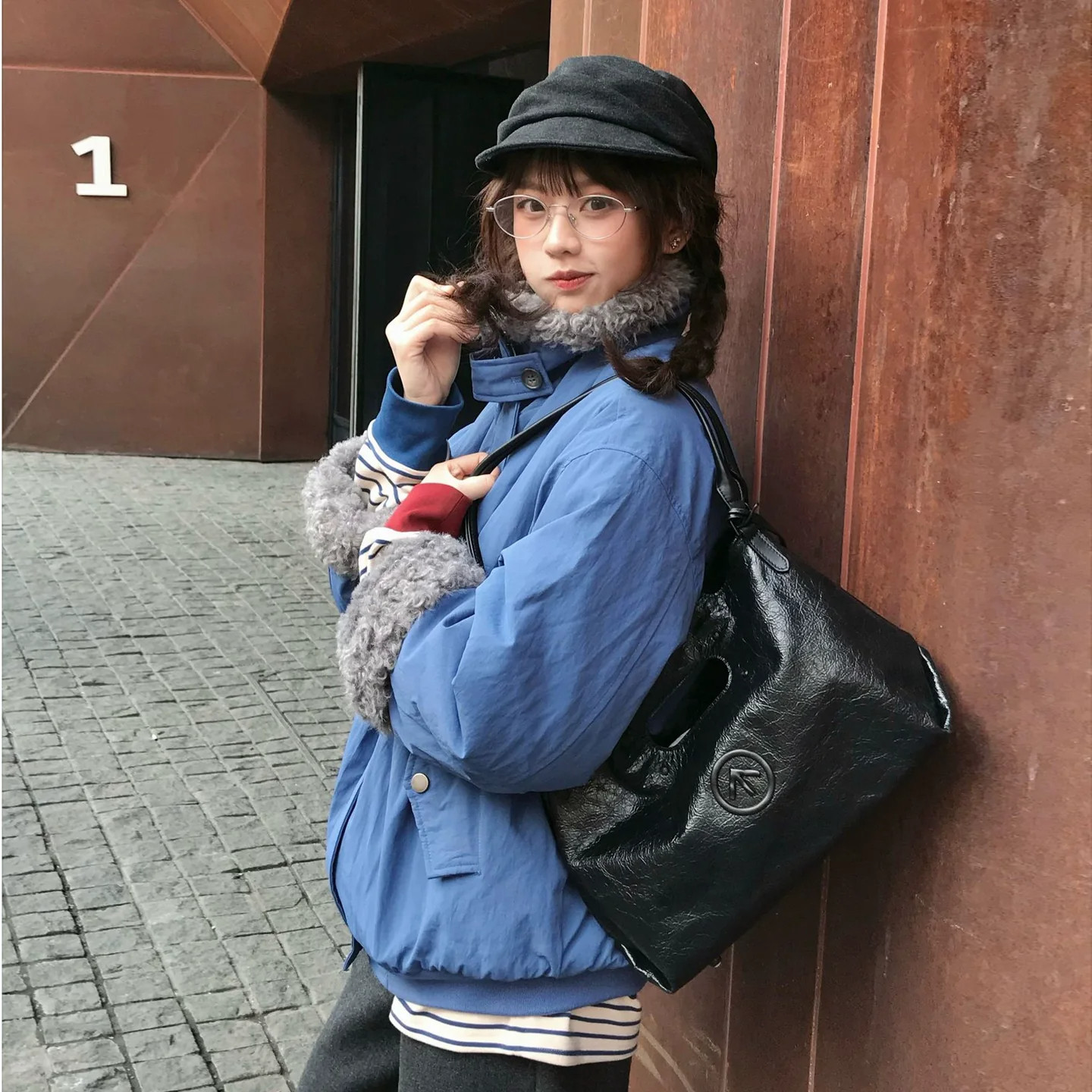 巨显白~蓝色毛毛拼接棉服外套