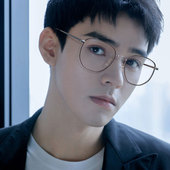 防辐射抗蓝光纯钛变色近视眼镜男潮可配有度数平光镜护眼目镜框女