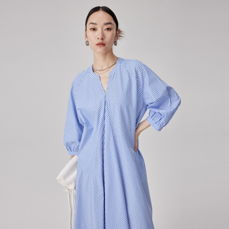 BLANK LABEL 极简高级仿丝绸色织宽松蓝白条纹连衣裙女衬衫裙夏季
