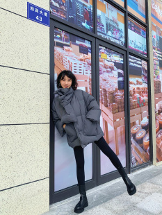 横店月娥2020新款女明星时尚面包服带围脖同款可定制