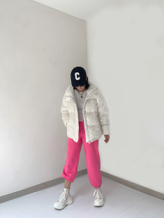 2021横店月娥新款时尚韩版白色亮片女款短款羽绒服明星同款可定制