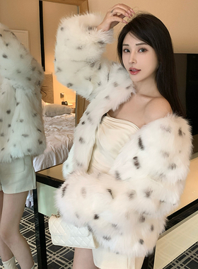 冬季新款小奶豹仿狐狸毛皮草外套女圆领时尚年轻款毛毛保暖大衣女
