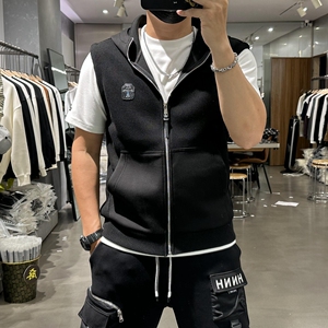 新款四季运动休闲无袖外套男生街头潮牌机能修身连帽防水无袖马甲