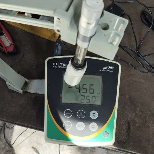 议价EUTECH PH700酸度计，实物拍摄，成色如图，功能正常咨询