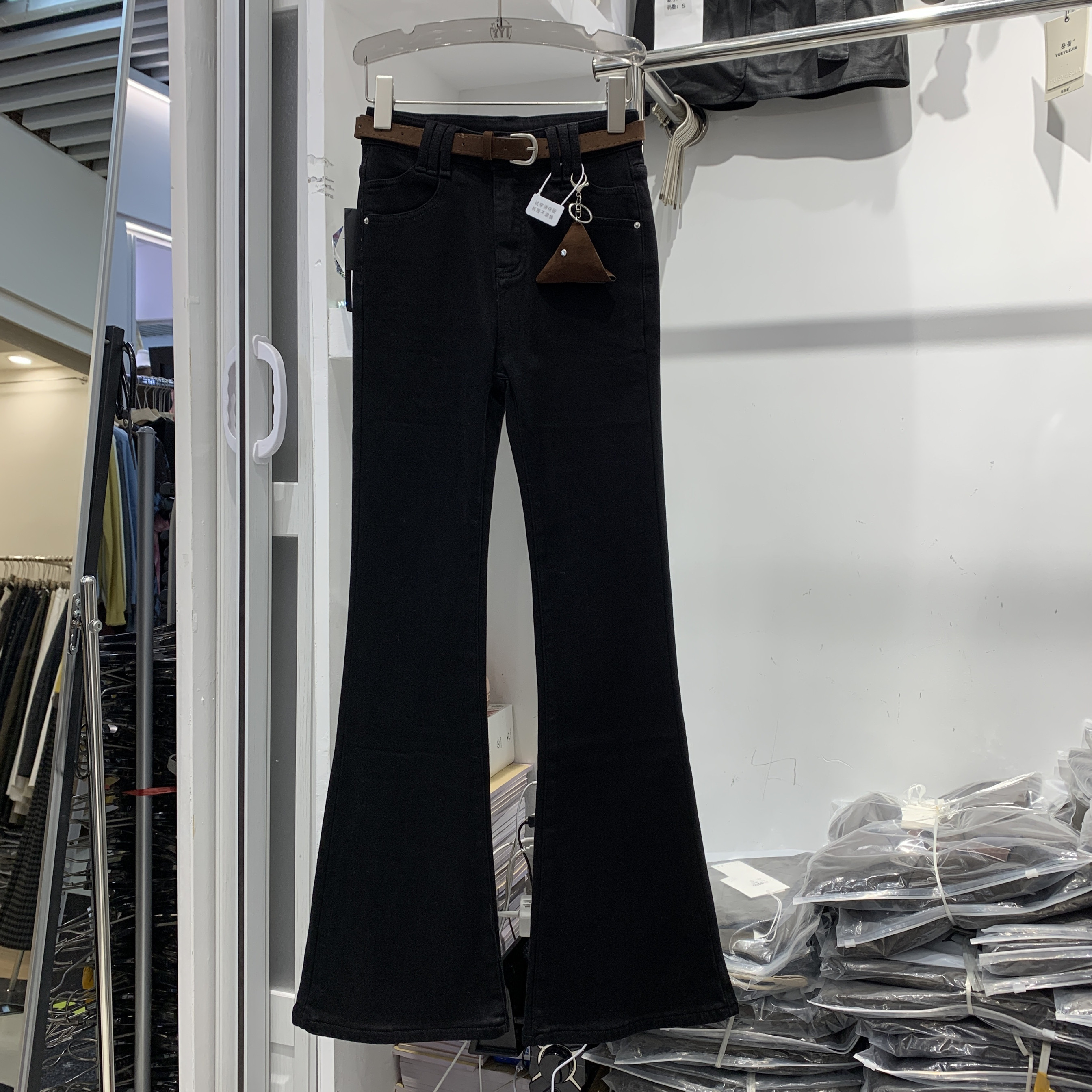 卡迪尔7138高个子时尚百搭配腰带显瘦植绒喇叭牛仔裤女微喇长裤