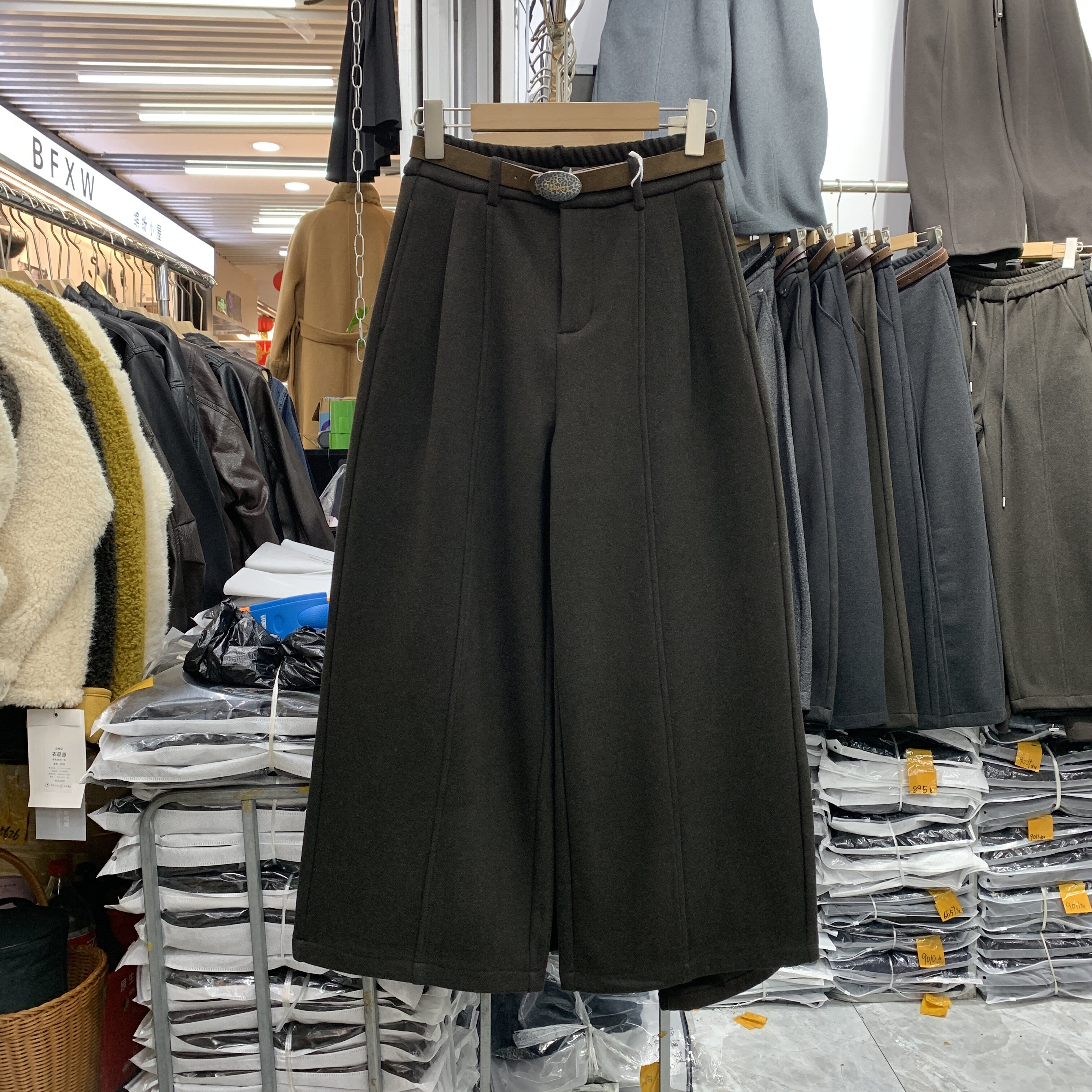 韩佰莉M951-1半松紧高腰毛呢加绒直筒裤女显瘦冬款百搭宽松九分裤