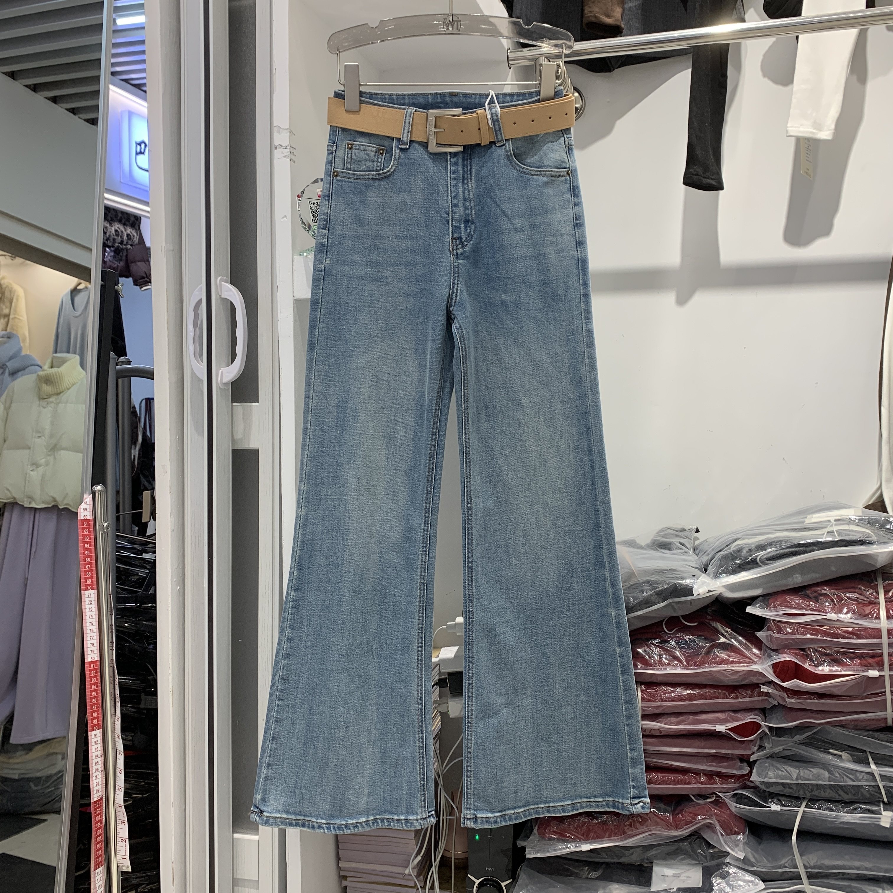 恒木子2032弹力微喇叭牛仔裤女早春2026新款百搭显瘦洋气直筒长裤