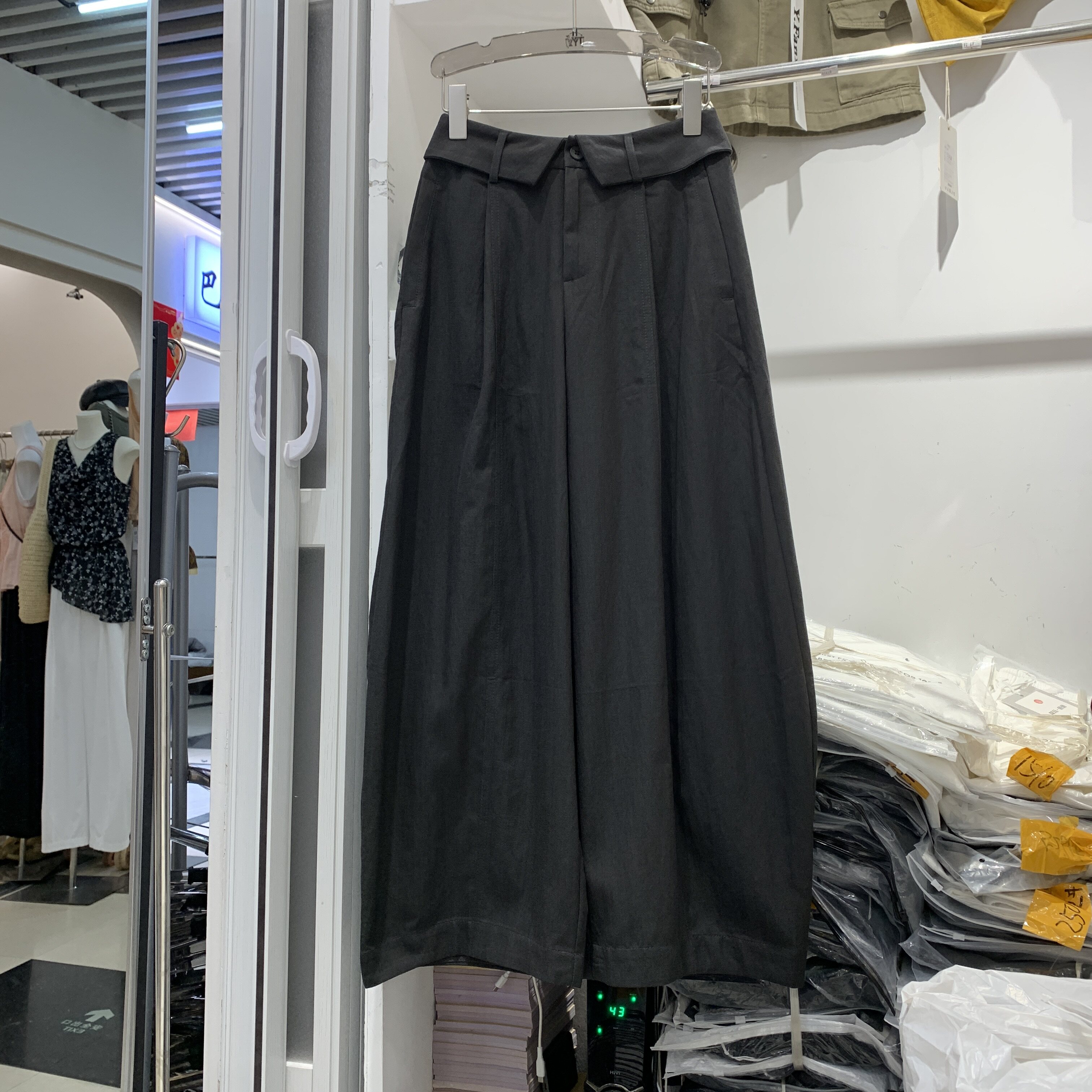 欣怡52680老钱风松弛感高腰翻边阔腿弯刀裤女早秋新宽松百搭长裤