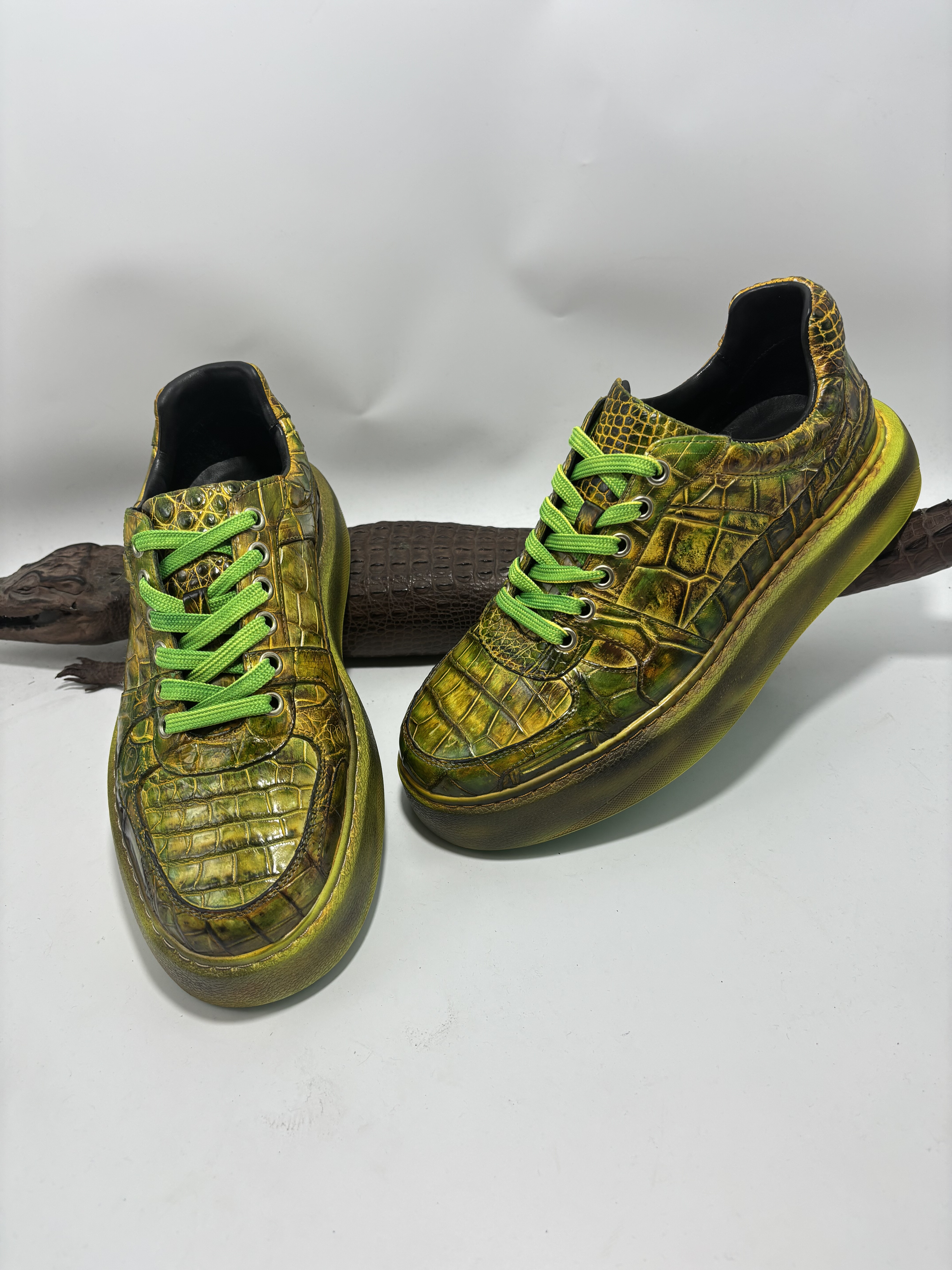 进口鳄鱼皮厚底板鞋手工擦色复古做旧真皮休闲鞋轻奢腹皮AJ男鞋