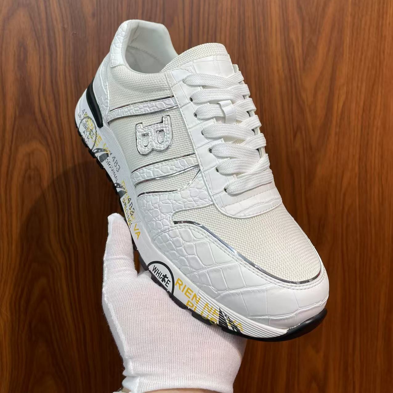 白色鳄鱼皮男鞋夏季新款