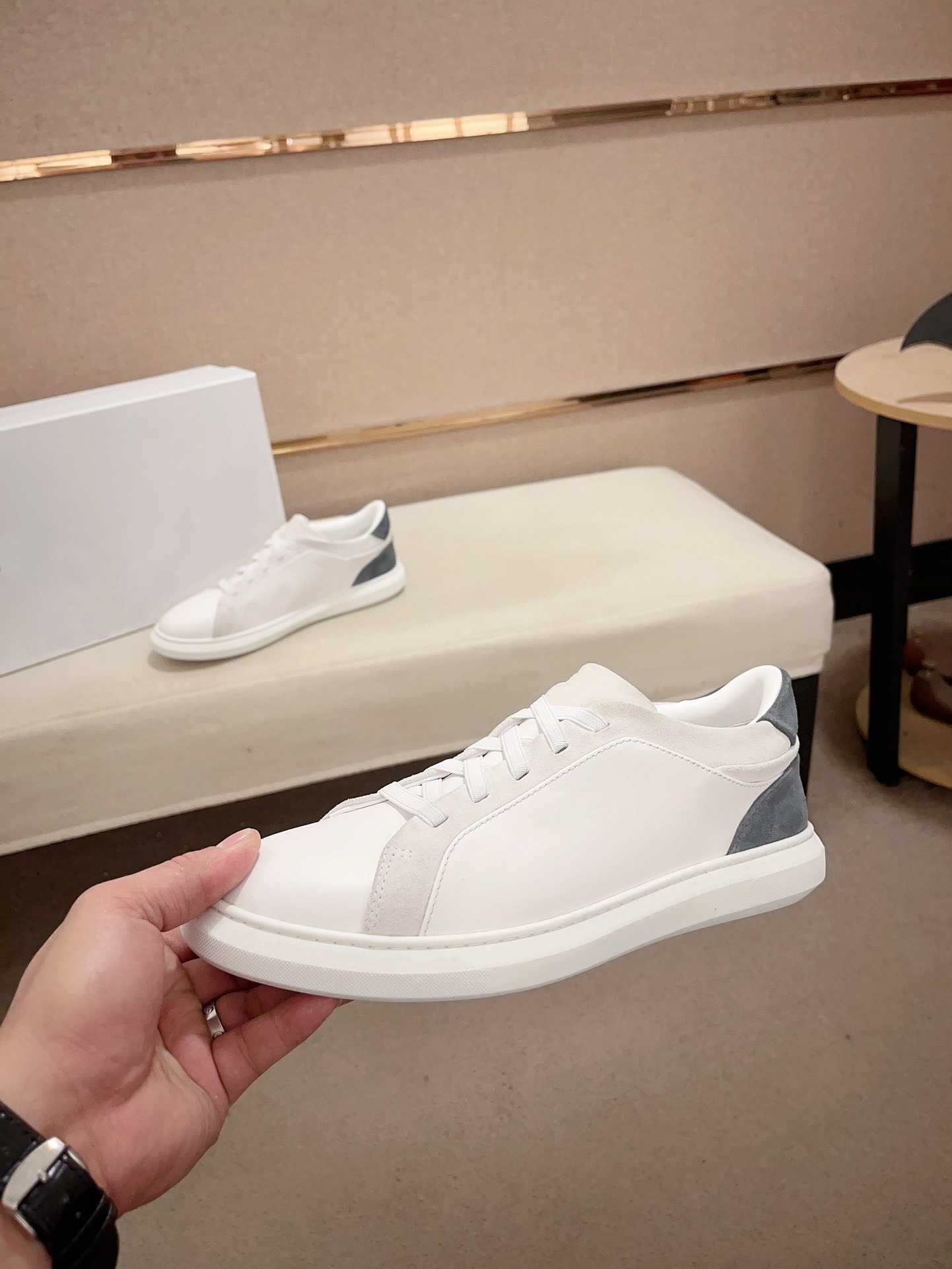 欧洲站头层牛皮小白鞋男士真皮休闲运动板鞋轻奢高级舒适透气单鞋