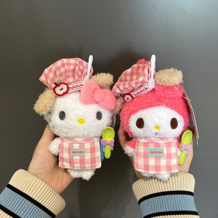 正版厨师线条kitty美乐蒂包包挂件毛绒公仔可爱车钥匙扣挂饰女生