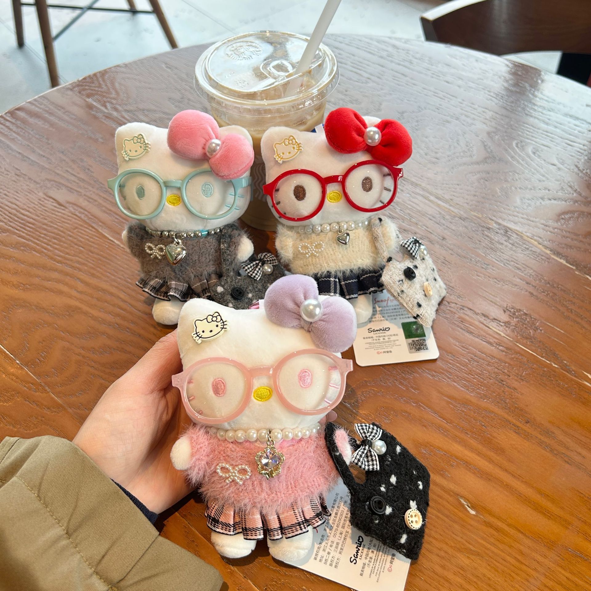 日本正版三丽鸥Kitty毛绒
