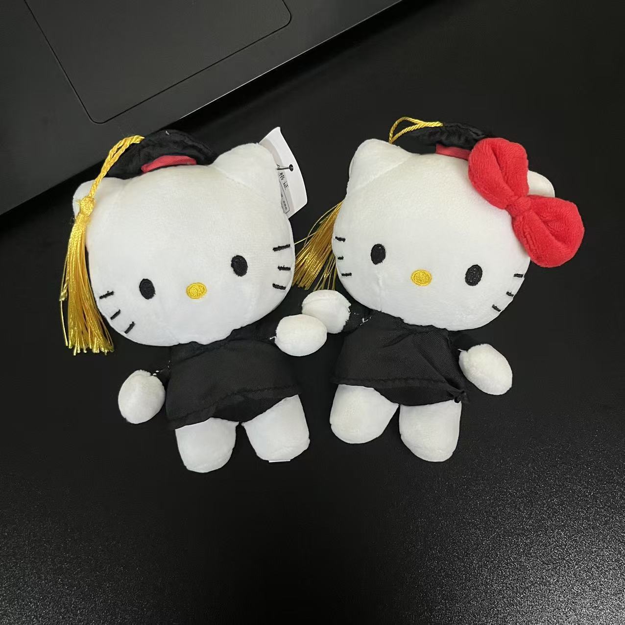 日本毕业季HelloKitty学