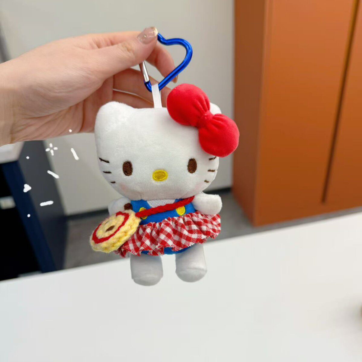 日本kitty猫毛绒公仔包挂件汽车钥匙扣玩偶背包挂饰送女友KT礼物