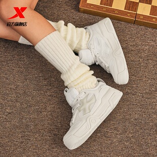 特步板鞋女鞋冬季新款初中生运动鞋低帮休闲鞋百搭鞋子官方旗舰店