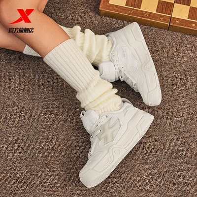 特步板鞋女鞋冬季新款初中生运动鞋低帮休闲鞋百搭鞋子官方旗舰店