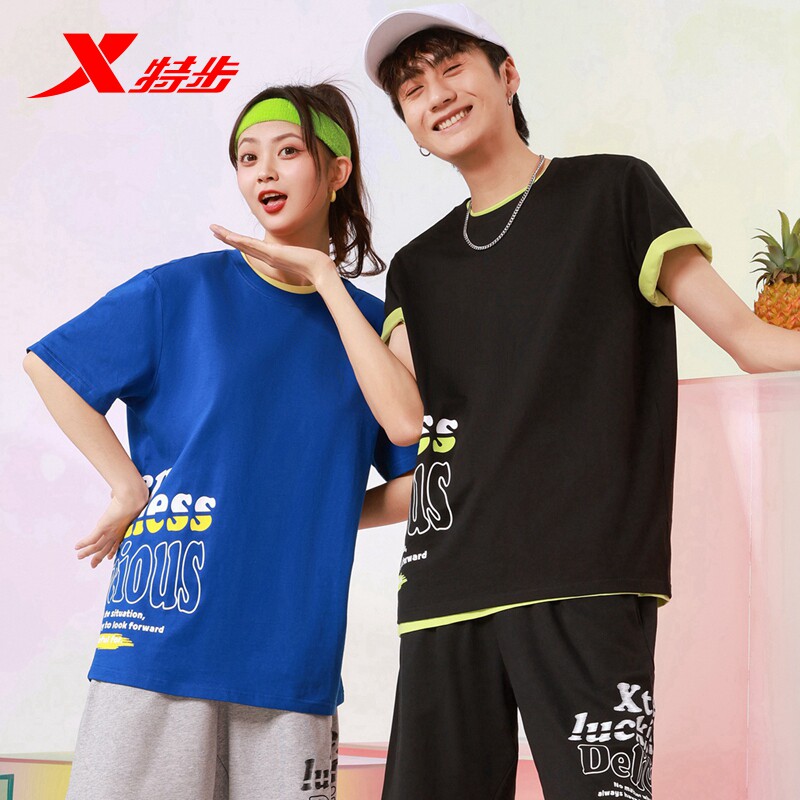 特步短袖男女同款2025冬季新款宽松休闲T恤透气印花情侣纯棉上衣