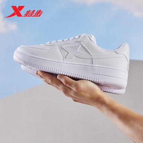 特步夏季休闲情侣款小白鞋