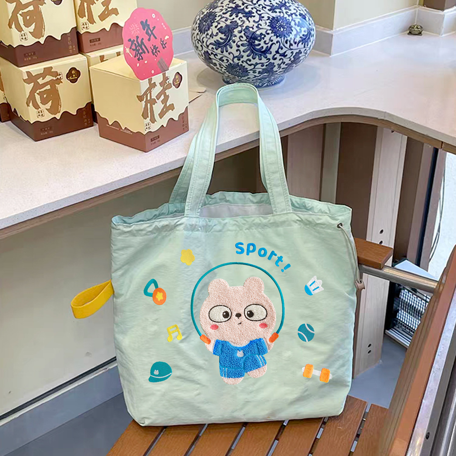 冷兔宝宝托特包重工立体刺绣包身轻又能装上班通勤出游拍照都合适,箱包皮具/热销女包/男包,托特包,淘宝优惠券,粉丝福利购,淘宝优惠卷