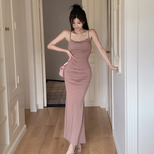 吊帶連衣裙女2024新款 instahot 高腰顯瘦性感氣質(zhì)黑色包臀魚尾裙