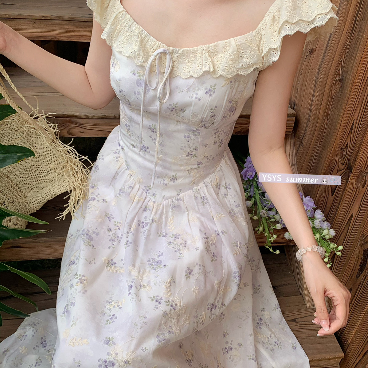 法式碎花连衣裙女夏季方领蕾丝花边收腰显瘦温柔风气质长款仙女裙