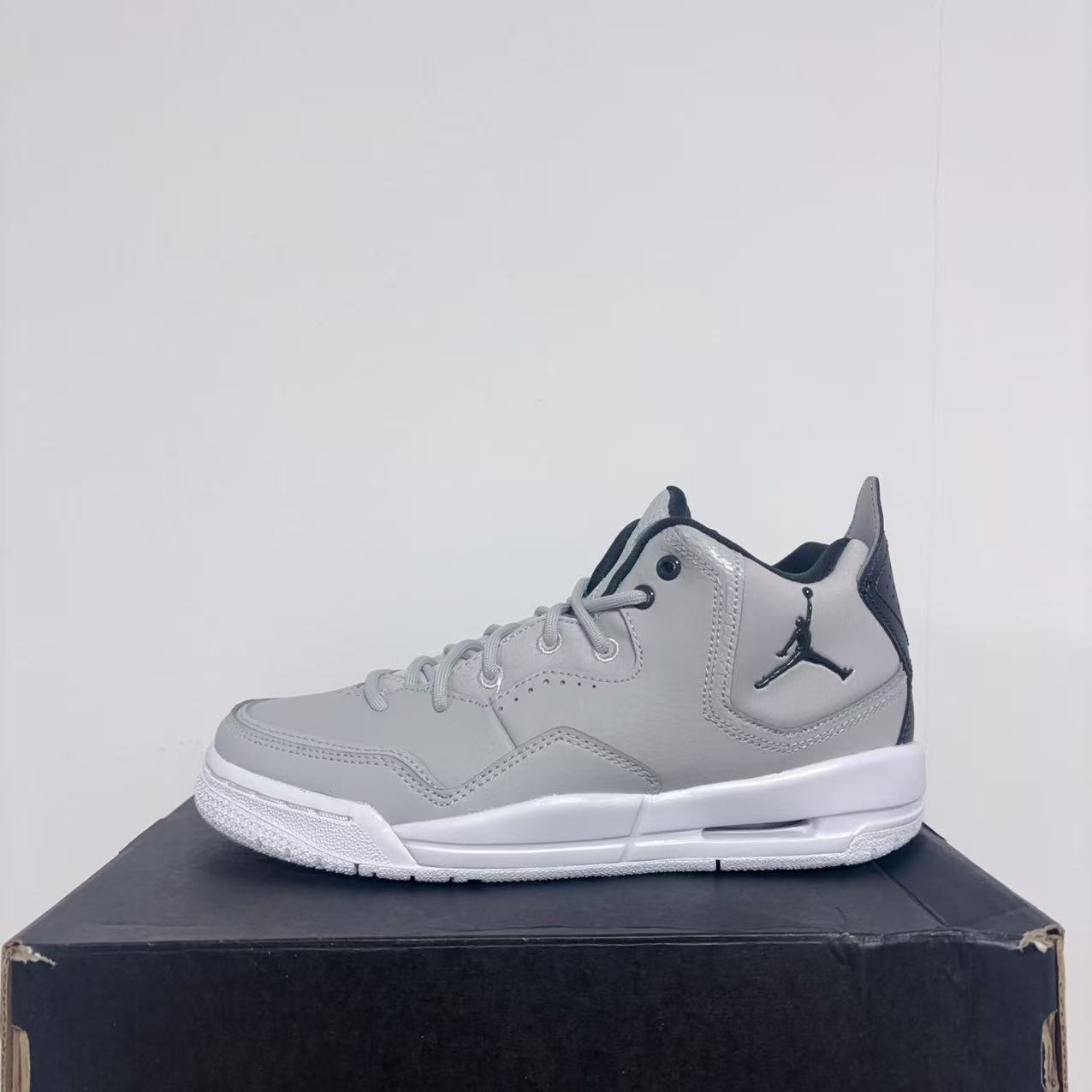 耐克Jordan Courtside 23中帮儿童篮球鞋灰黑青少年AR1002-002