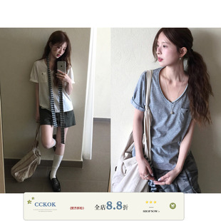 【现货】CCKOK 纯色V领口袋T恤夏季复古薄款休闲舒适百搭短袖女