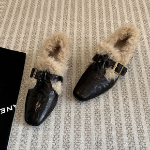 法式复古加绒保暖皮带扣毛毛鞋2025冬季新款一字带方头单鞋女粗跟