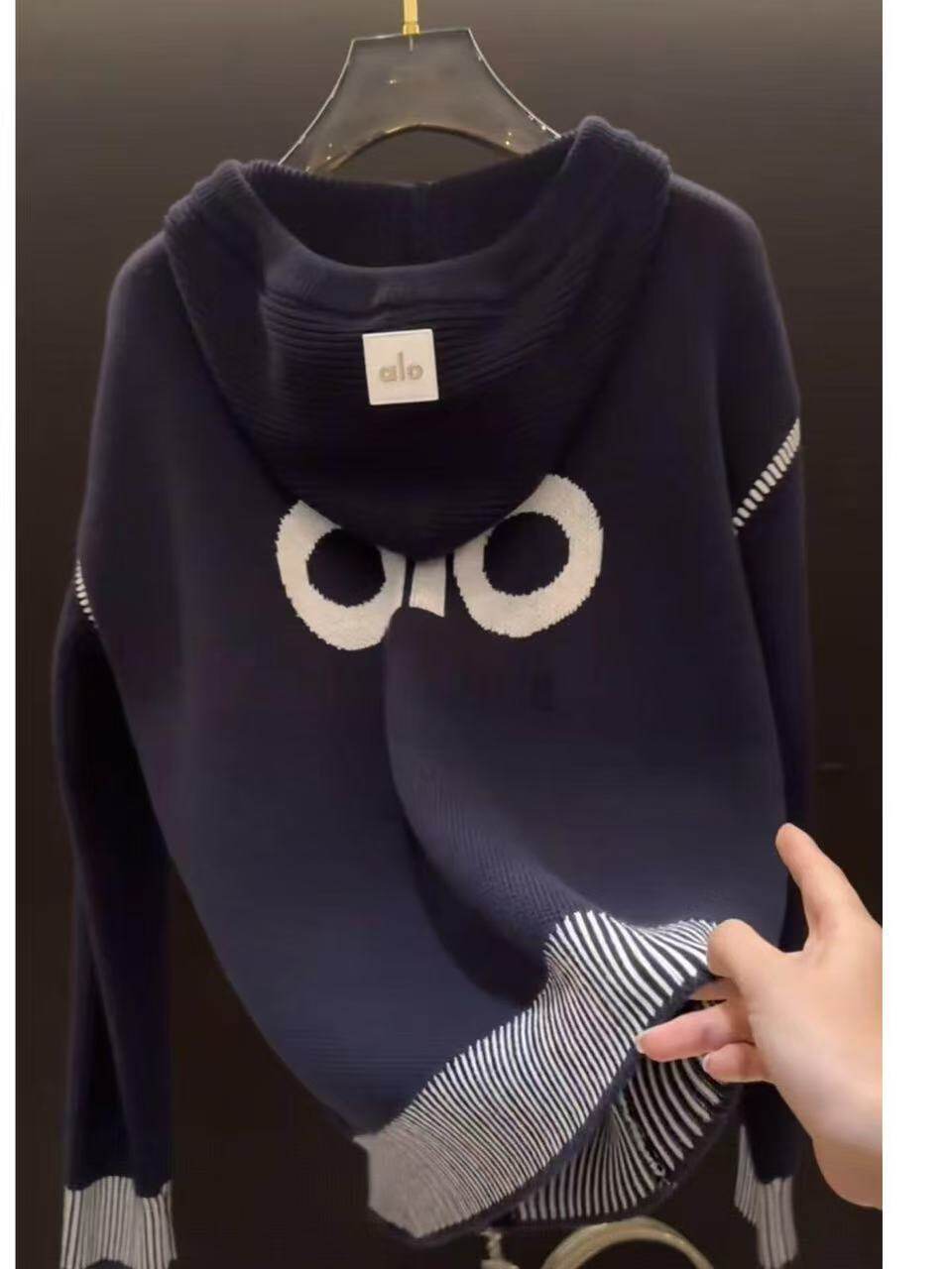 Kişi üçün başlıqlı toxunma sviter, payız-qış, boş stil